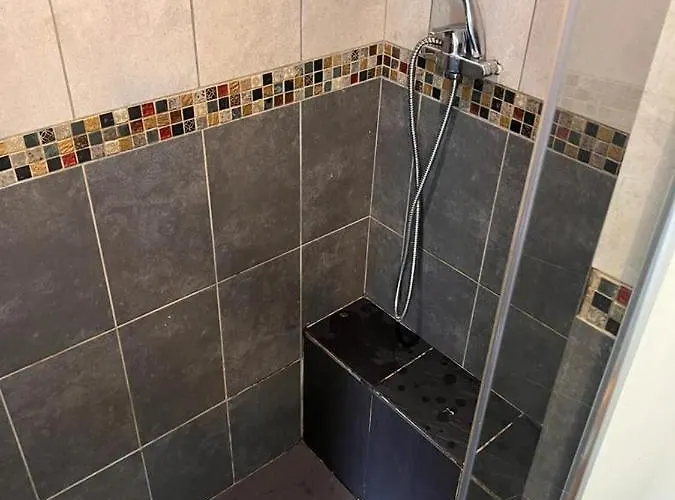 Privee Proche Metro Et Rocade 홈스테이 *