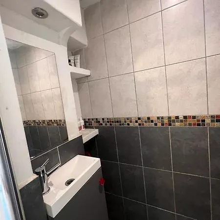 Privee Proche Metro Et Rocade